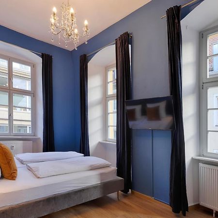 Homie Stay Am Marktplatz - Wohnen Im Historischen Balthasar-Neumann-Apartment Würzburg Exteriör bild